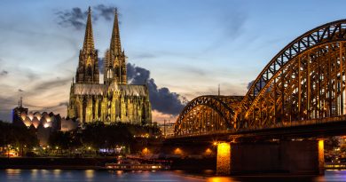 İhtişamı ile Büyüleyen Bir Şaheser: Kölner Dom İhtişamı ile Büyüleyen Bir Şaheser: Kölner Dom
